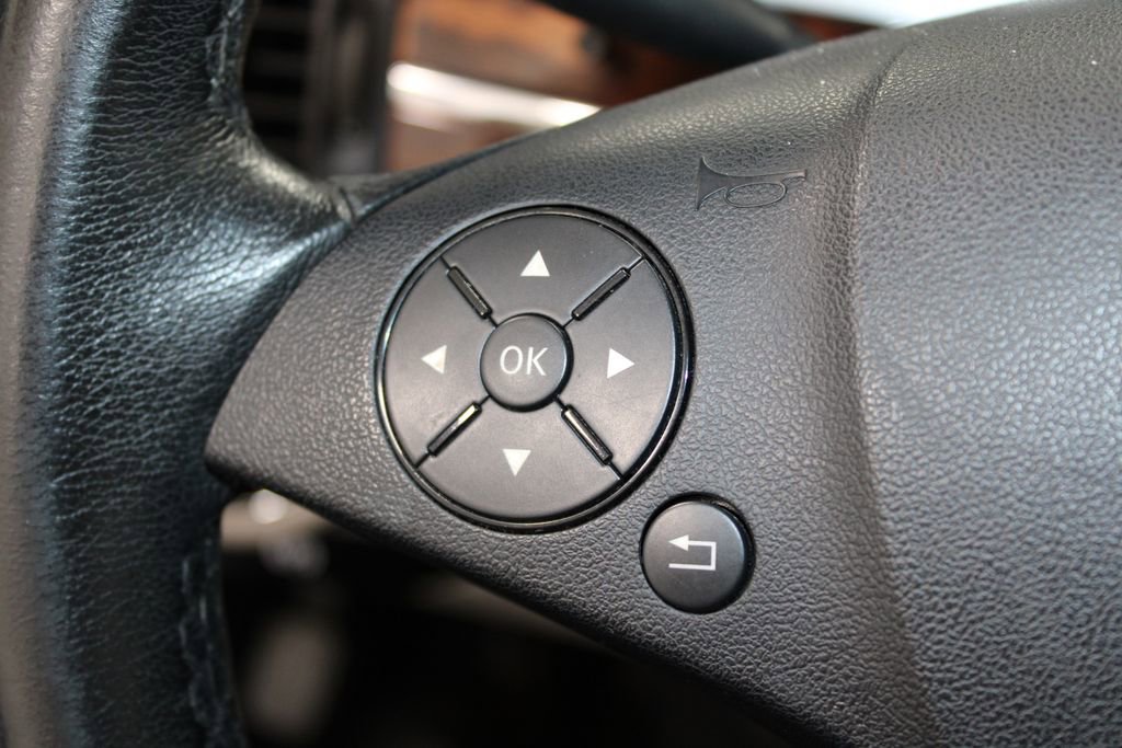 Used 2010 Mercedes-Benz GLK 350 4MATIC image 20