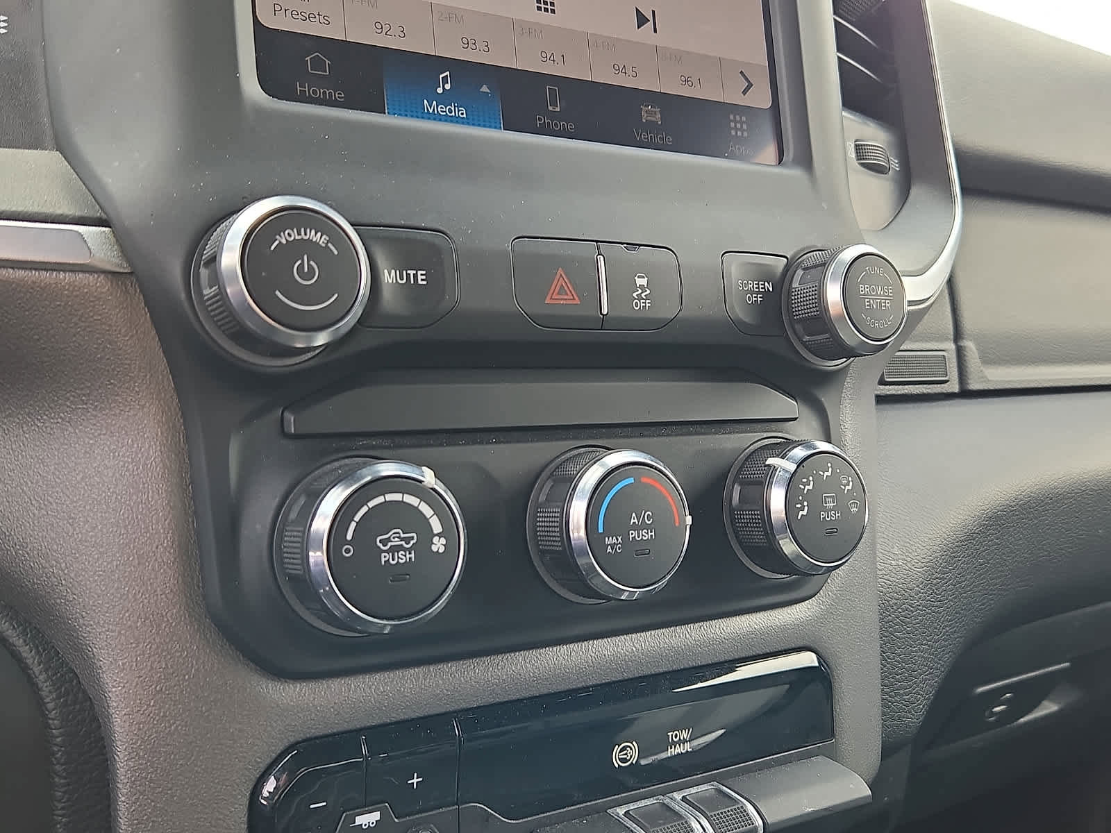 Used 2024 RAM 2500 Big Horn image 17