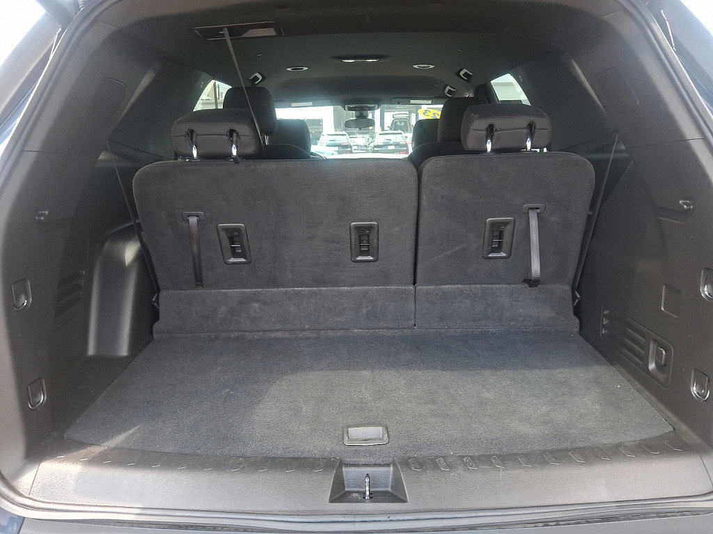 Used 2023 Chevrolet Traverse LT image 18