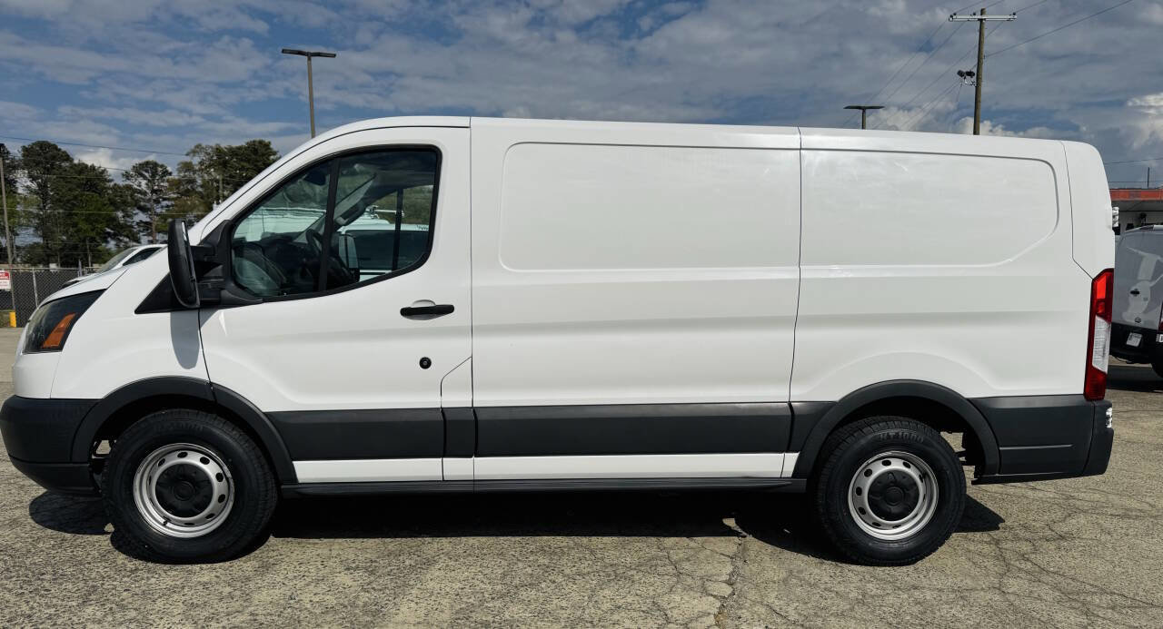 Used 2016 Ford Transit 150 130 Low Roof image 4