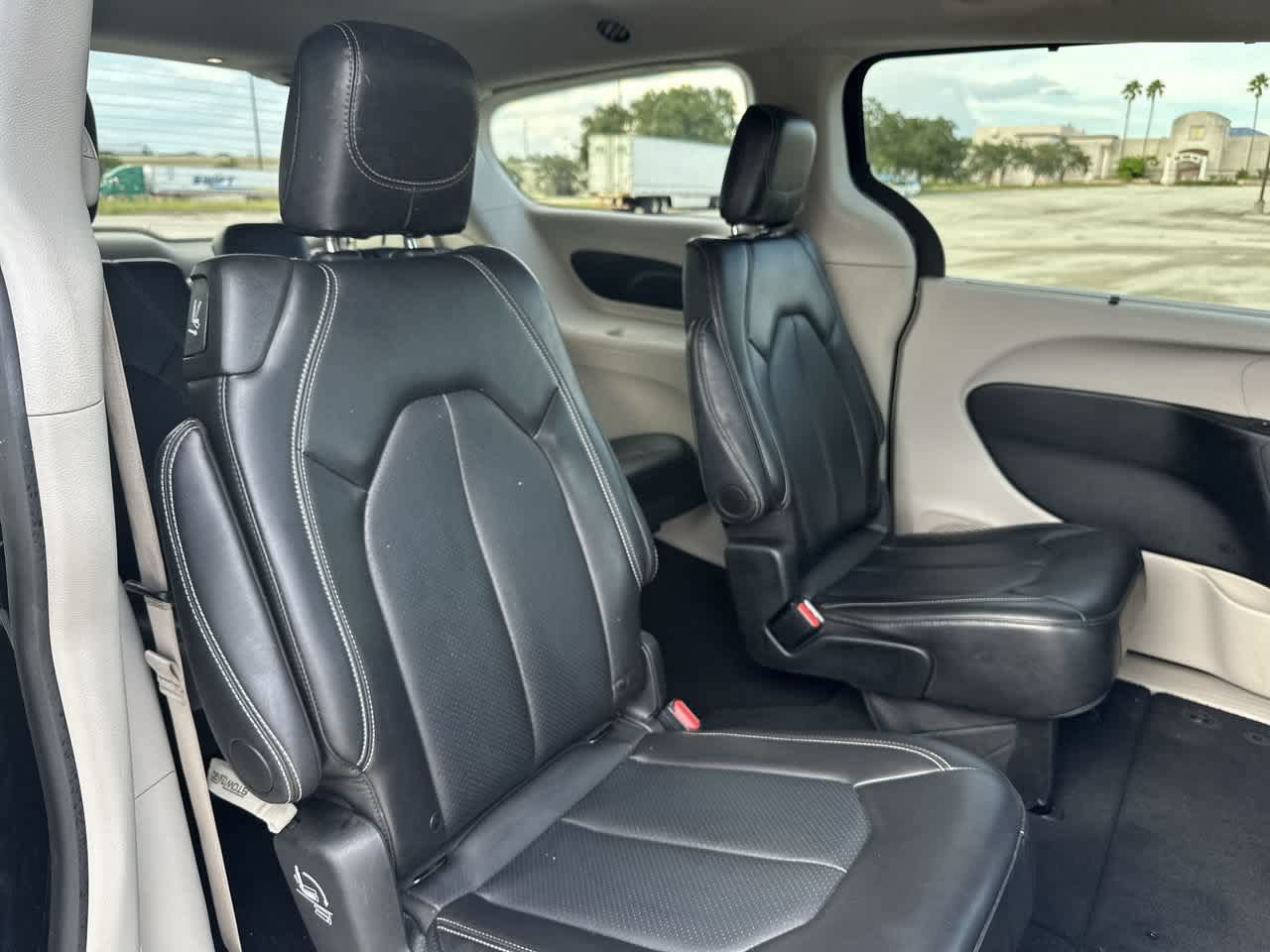 Certified 2024 Chrysler Pacifica Touring-L FWD image 20