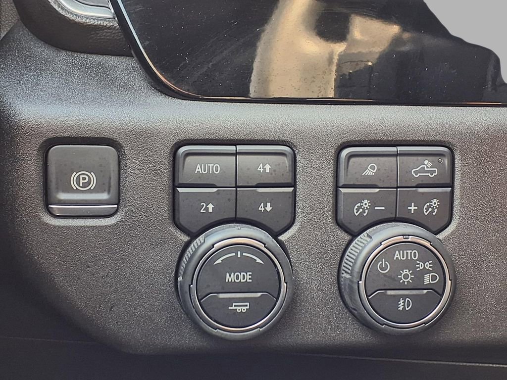 Used 2024 Chevrolet Silverado 1500 High Country w/ Z71 Off-Road Package image 17