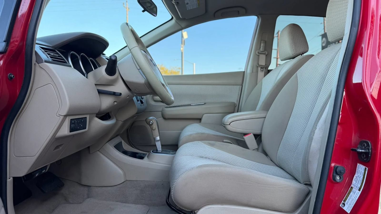 Used 2007 Nissan Versa Hatchback w/ Convenience Pkg FWD image 10
