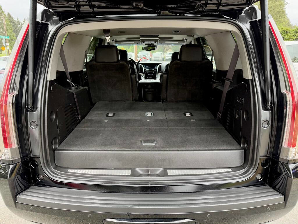 Used 2016 Cadillac Escalade Luxury image 13