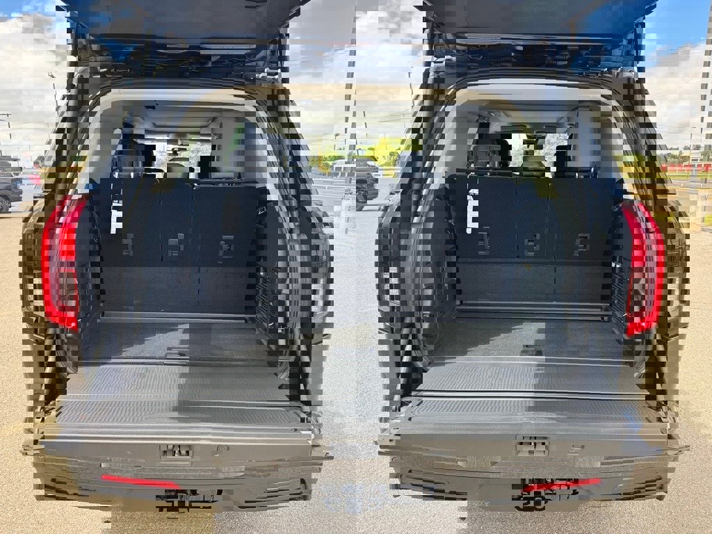 New 2025 Ford Expedition Active image 9