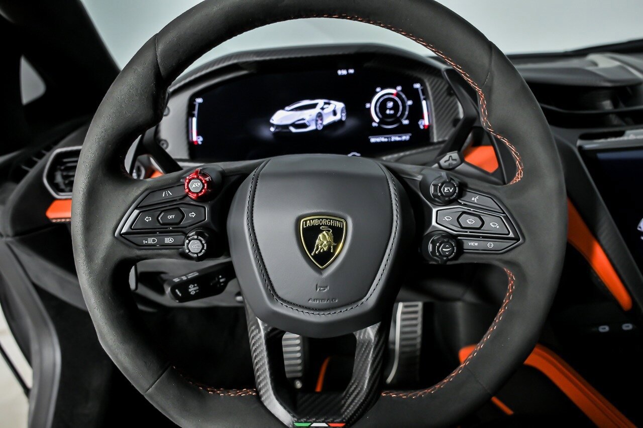 Used 2024 Lamborghini Revuelto AWD/4WD image 29