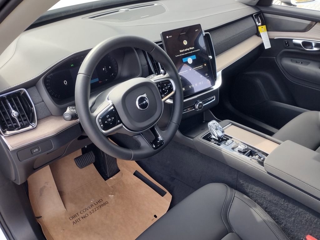 New 2026 Volvo XC90 B6 Plus w/ Protection Package image 13