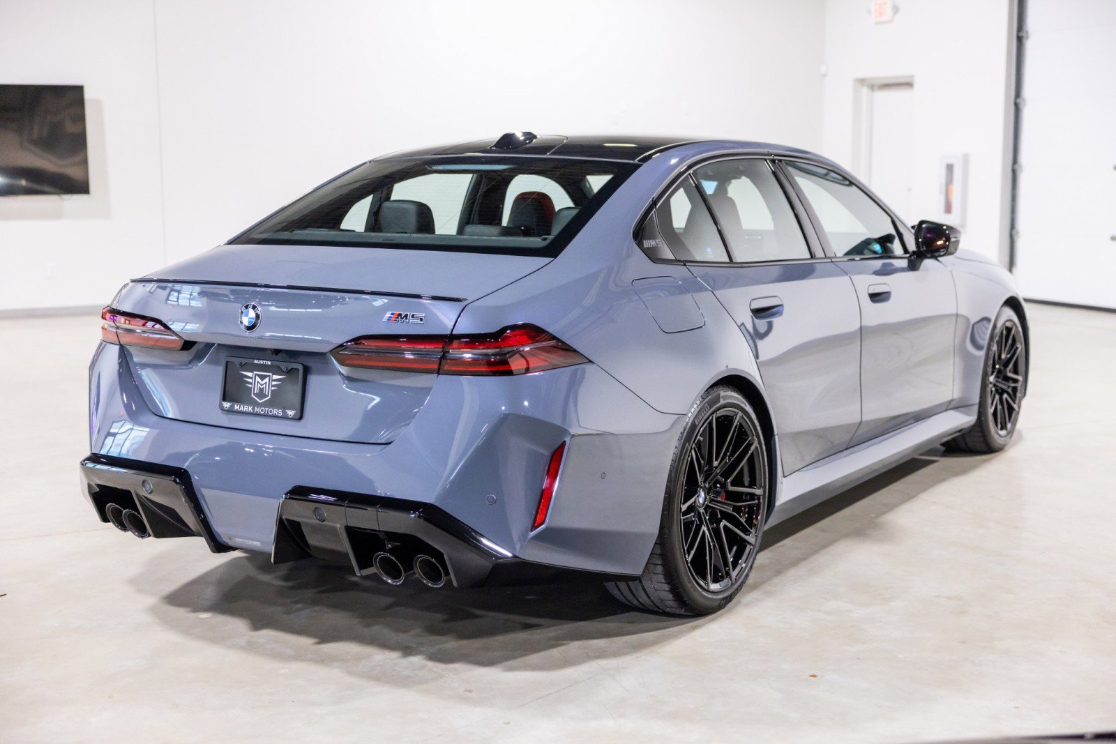 Used 2026 BMW M5 w/ Executive Package AWD/4WD image 9