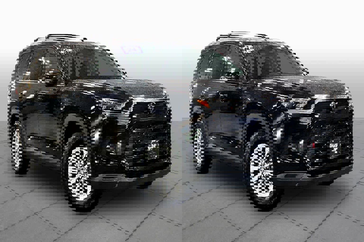 Used 2024 Toyota Grand Highlander XLE image 3