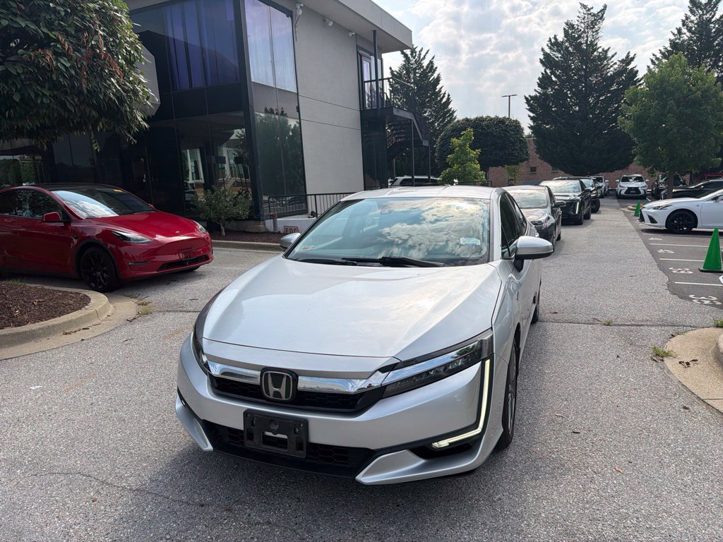 Used 2018 Honda Clarity Touring image 2