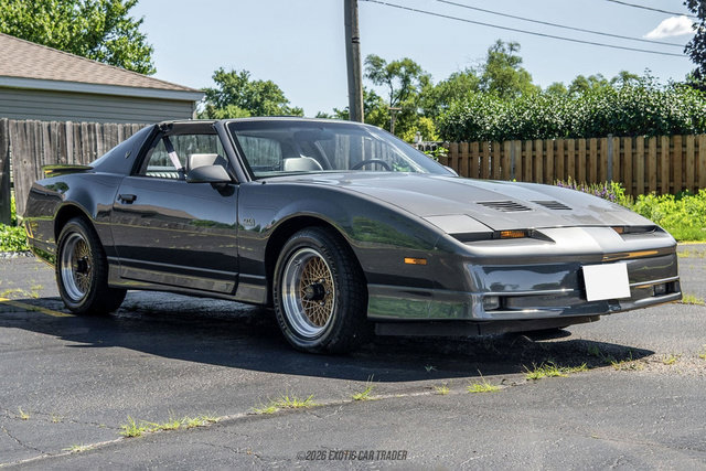Used 1989 Pontiac Firebird Trans Am RWD image 12