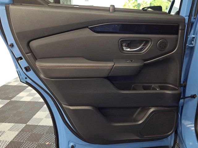 Certified 2025 Honda Pilot TrailSport image 17