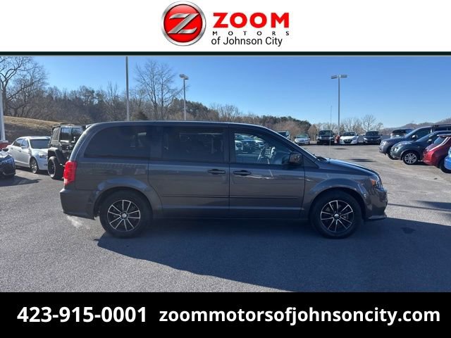 Used 2017 Dodge Grand Caravan SE image 1