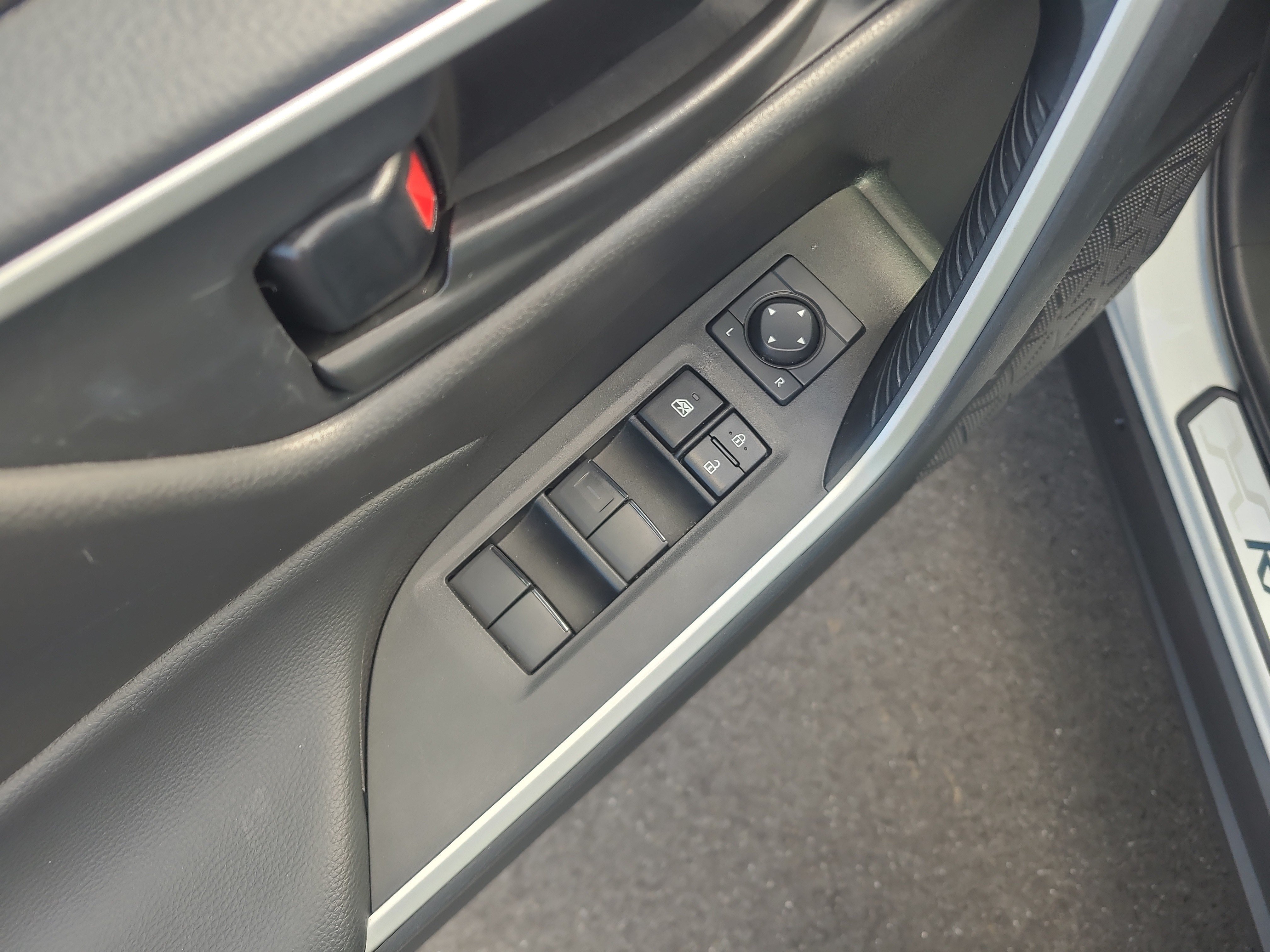 Certified 2025 Toyota RAV4 LE AWD/4WD image 13