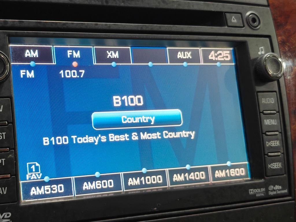 Used 2011 Chevrolet Avalanche LTZ AWD/4WD image 16