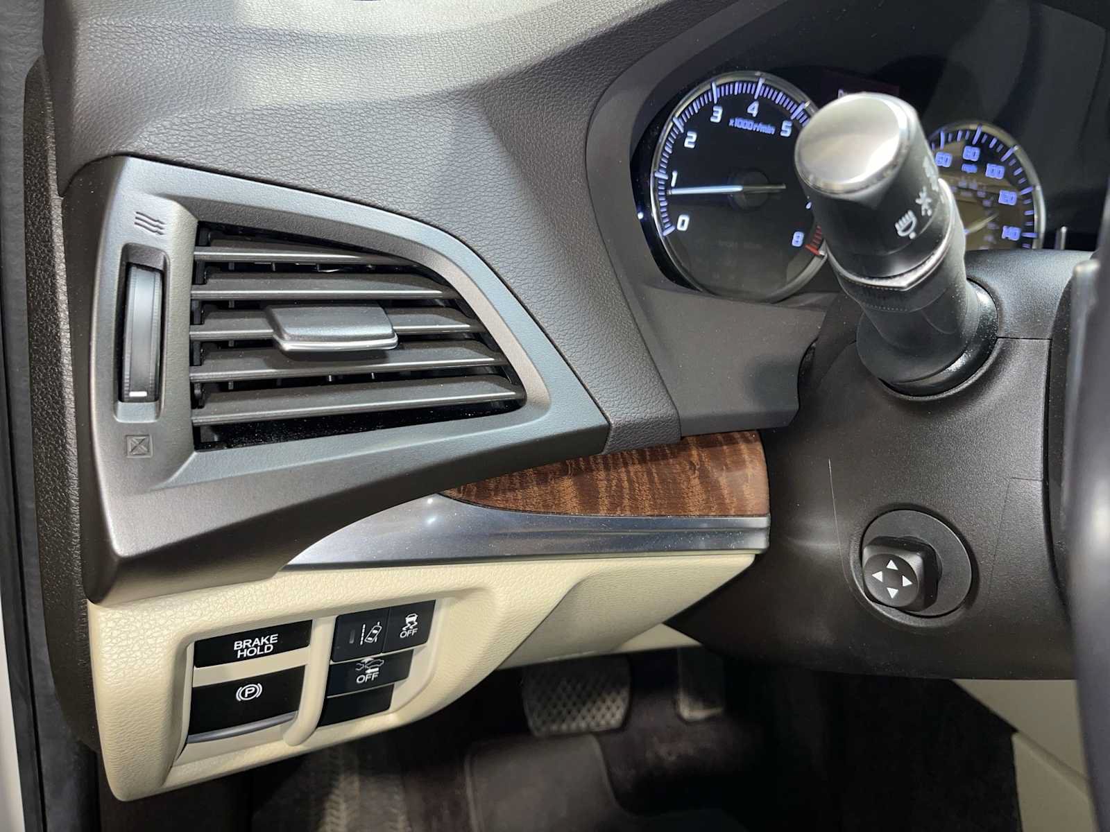 Used 2019 Acura MDX SH-AWD image 24