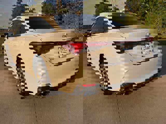 Used 2022 Toyota Avalon XLE image 5