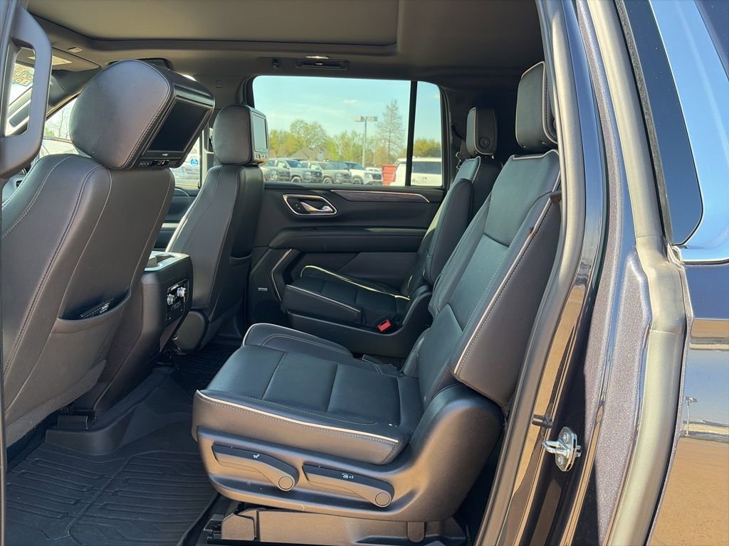 Used 2023 GMC Yukon XL SLT image 8