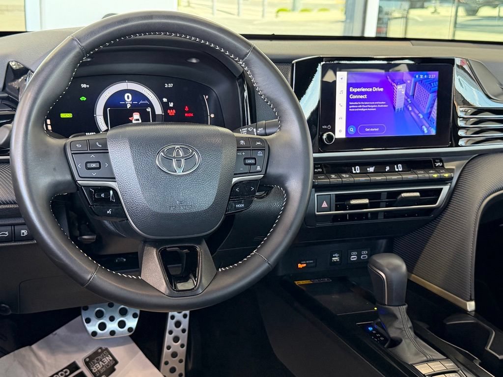 Used 2026 Toyota Camry SE FWD image 32
