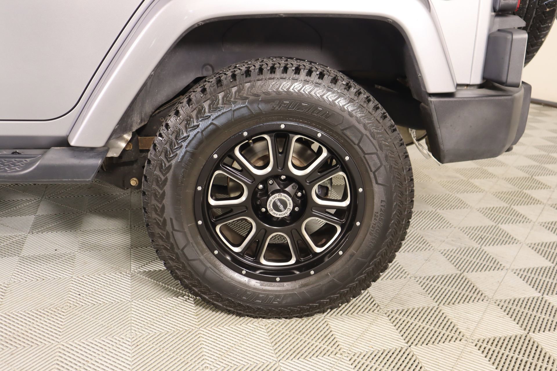 Used 2015 Jeep Wrangler Unlimited Sahara w/ Connectivity Group image 16