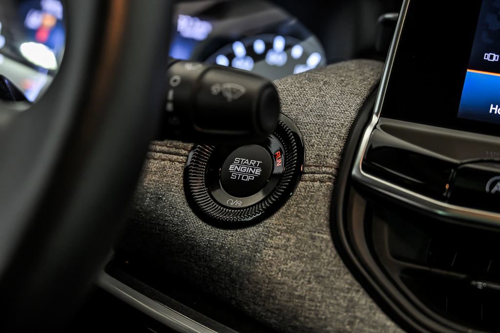 Used 2022 Jeep Compass Latitude w/ Sun and Sound Group image 21