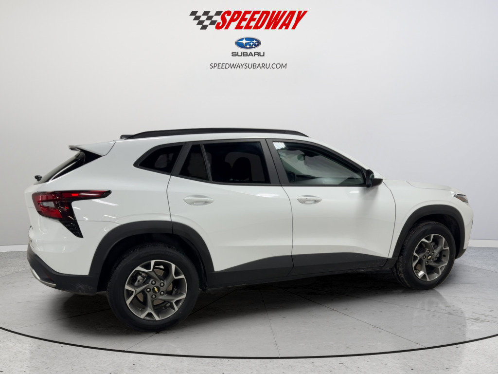 Used 2025 Chevrolet Trax LT w/ LT Convenience Package image 10