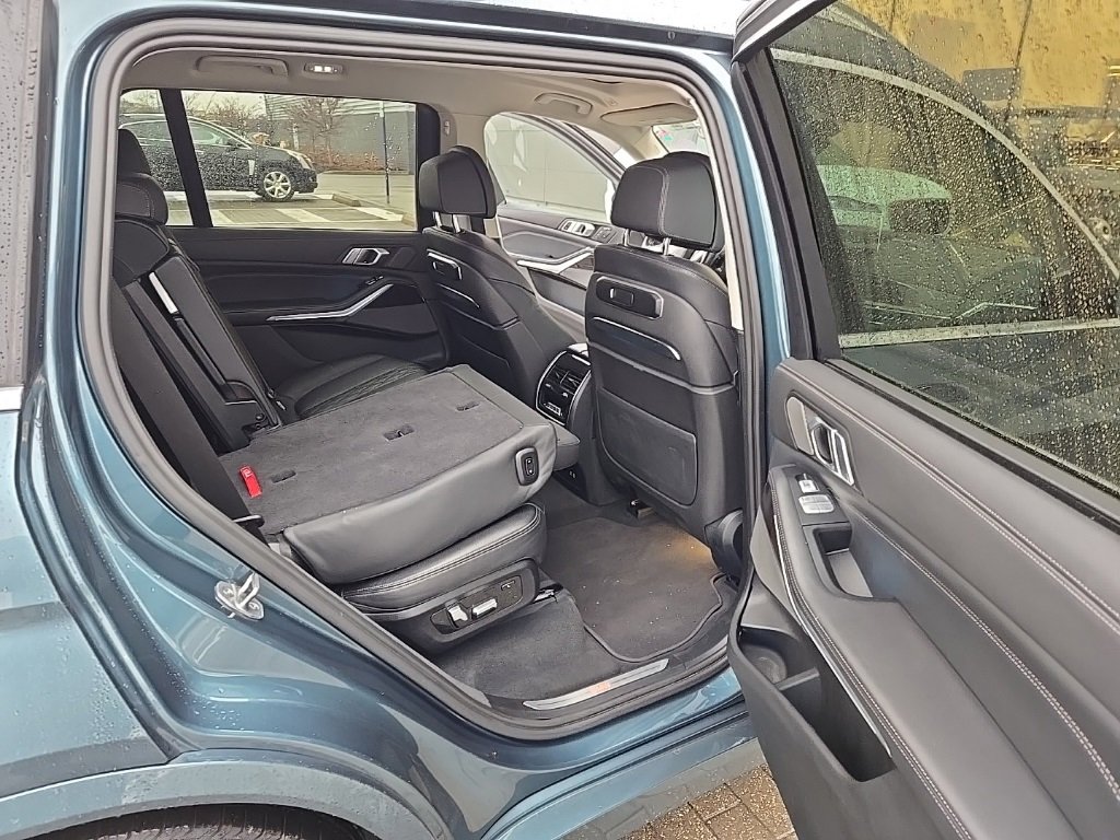 Used 2023 BMW X7 xDrive40i w/ Premium Package image 19