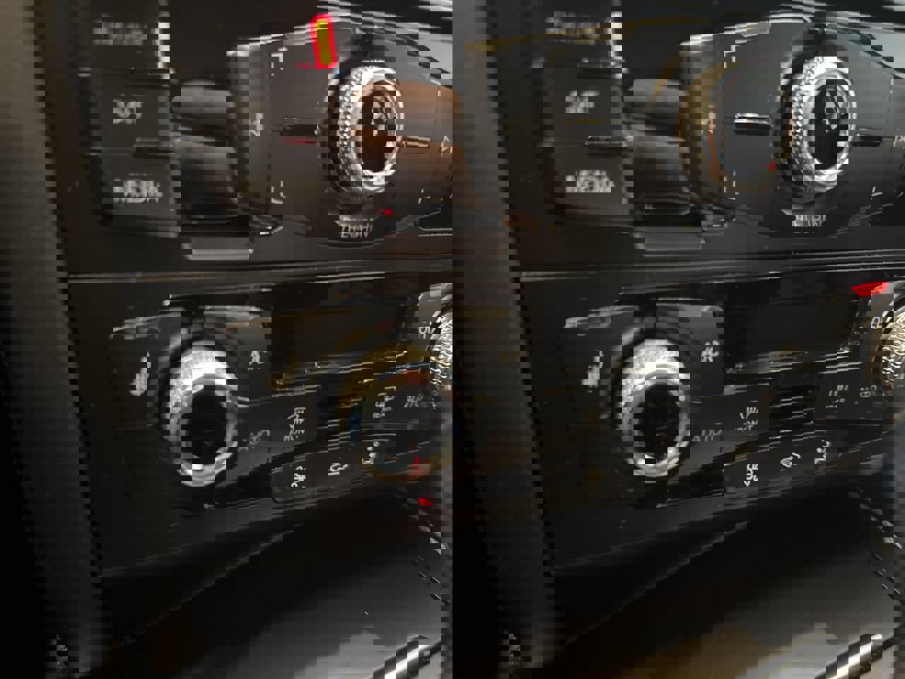 Used 2015 Audi A4 2.0T Premium image 37