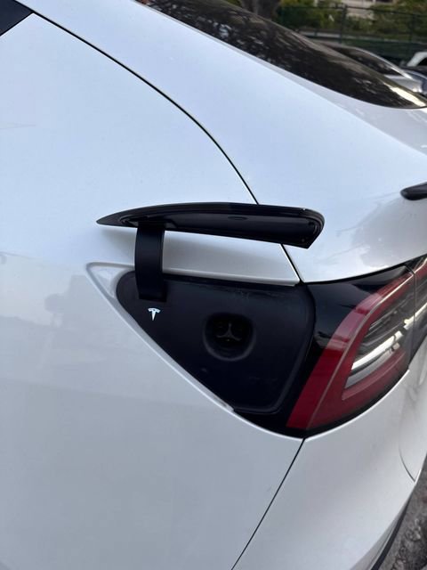 Used 2022 Tesla Model Y Performance AWD/4WD image 11