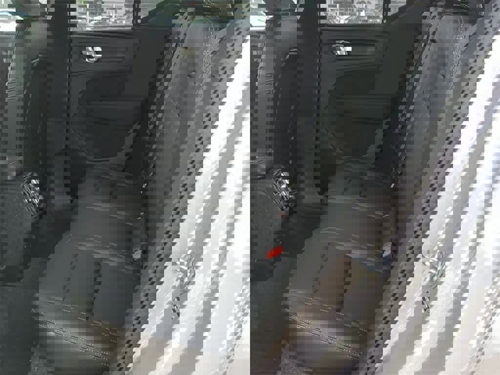 New 2026 Volvo XC40 B5 Plus w/ Protection Package Premier image 18