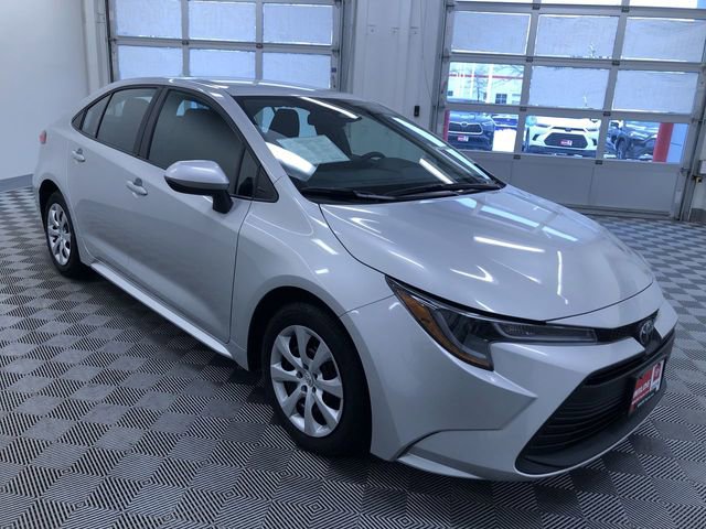 Used 2025 Toyota Corolla LE image 35