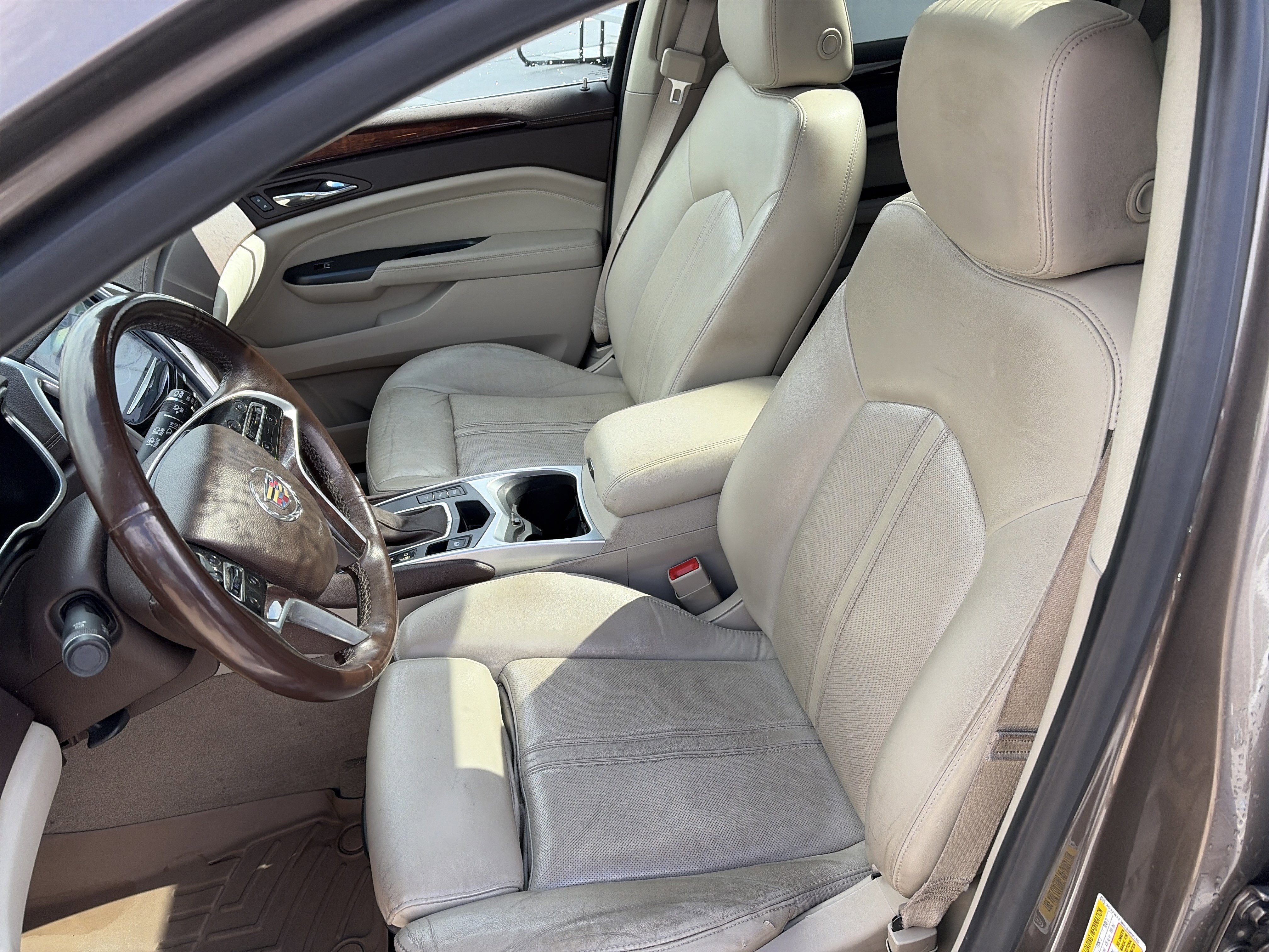 Used 2016 Cadillac SRX Luxury w/ Driver Awareness Package image 17