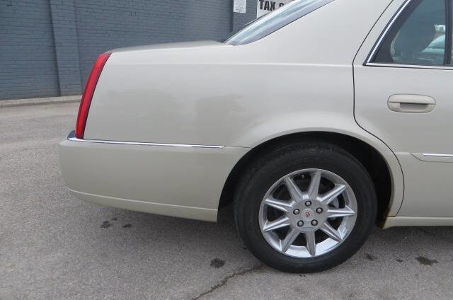 Used 2010 Cadillac DTS Luxury FWD image 43