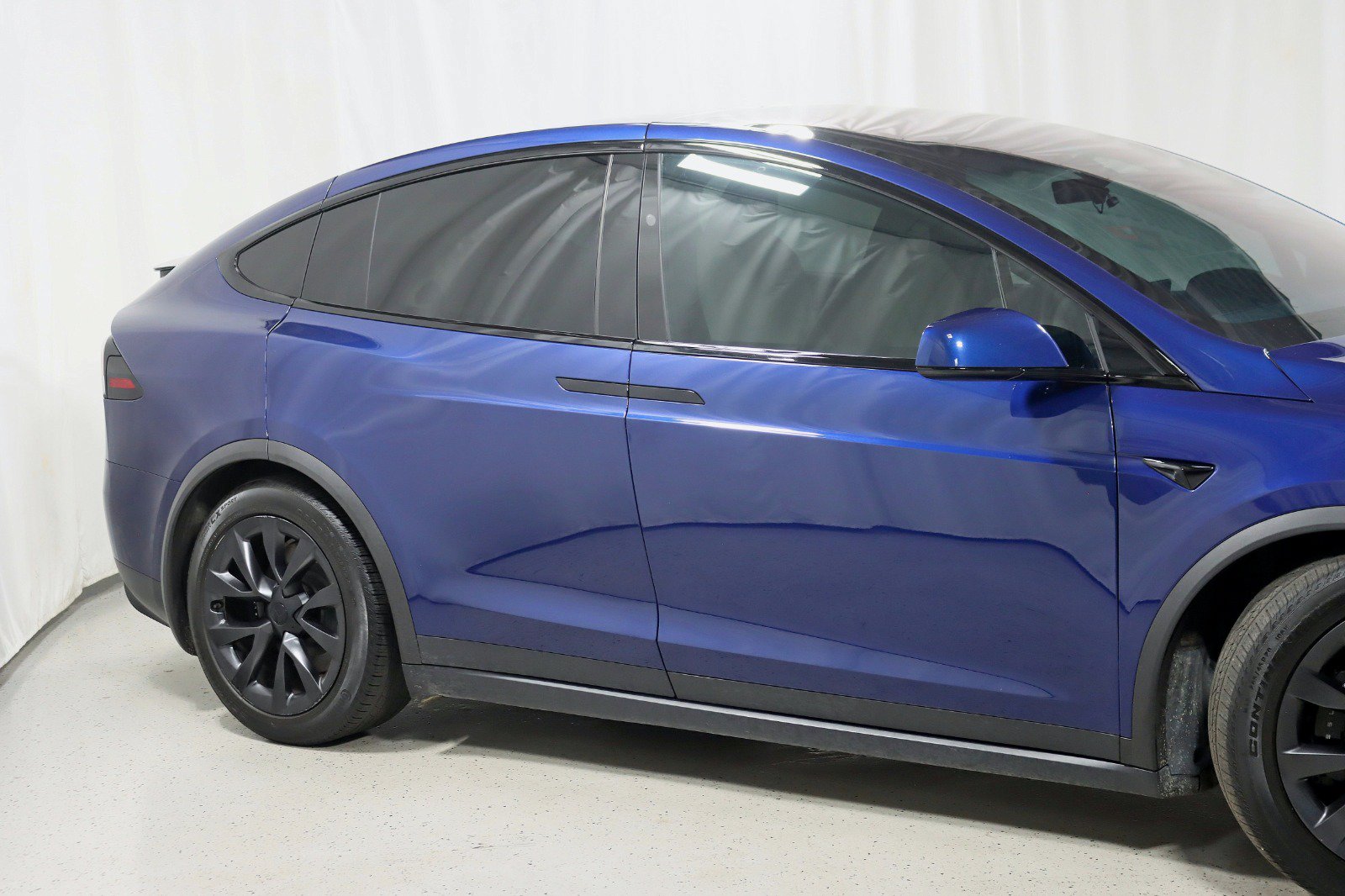 Used 2023 Tesla Model X AWD/4WD image 3