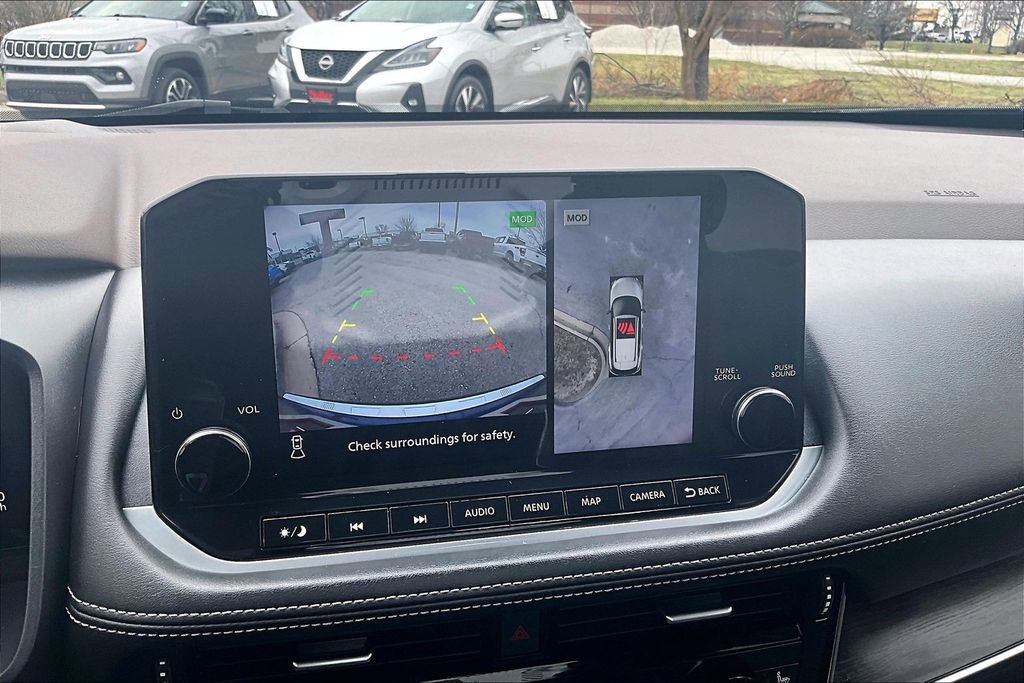 Used 2021 Nissan Rogue Platinum image 21