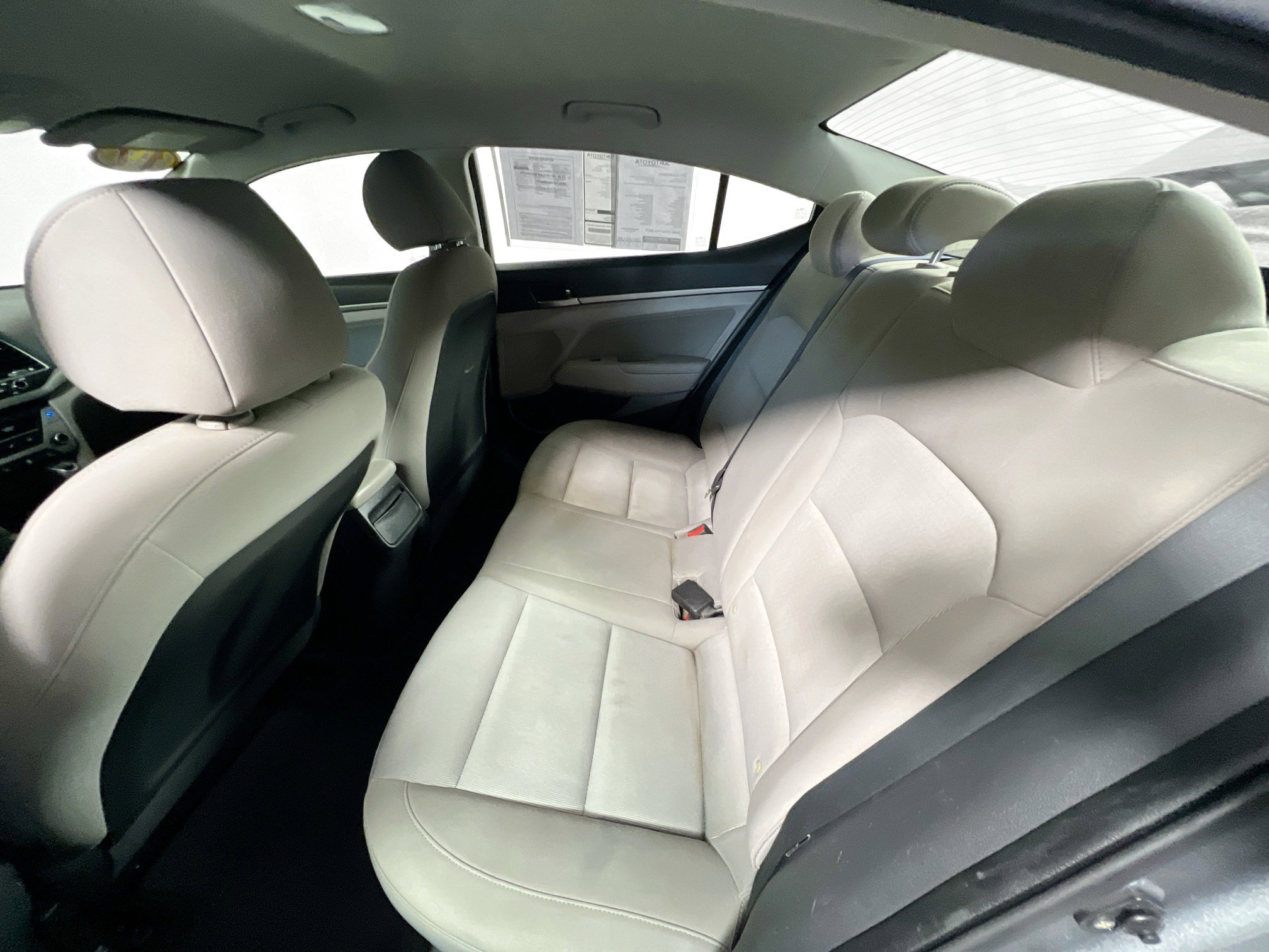 Used 2017 Hyundai Elantra SE image 28