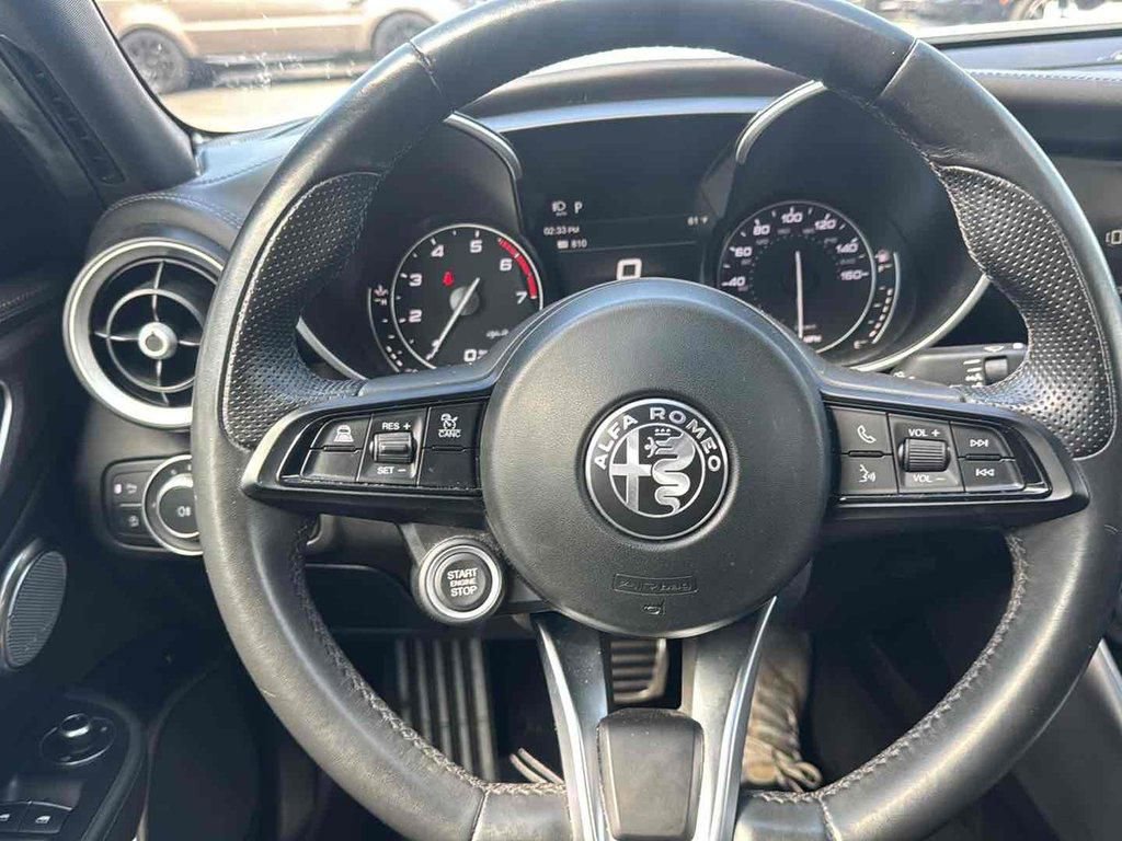 Used 2022 Alfa Romeo Giulia Ti AWD/4WD image 41