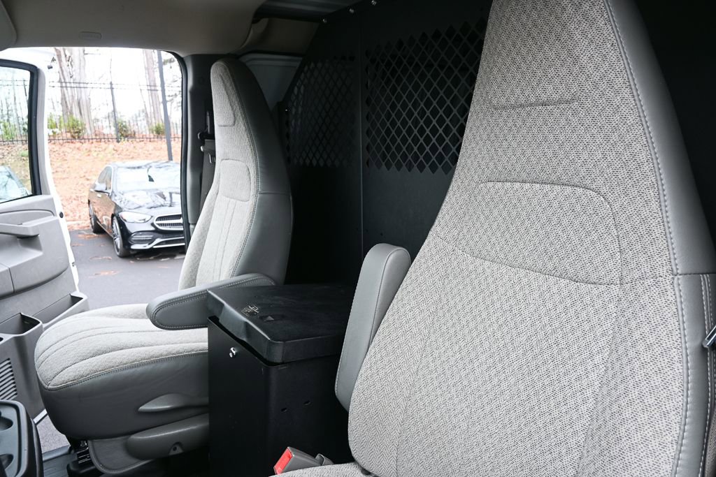 Used 2022 Chevrolet Express 2500 w/ Driver Convenience Package image 5