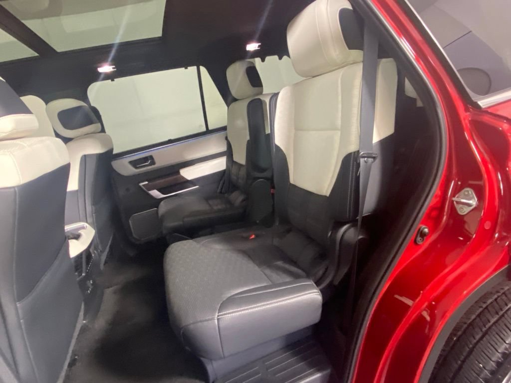Used 2024 Toyota Sequoia Capstone AWD/4WD image 14