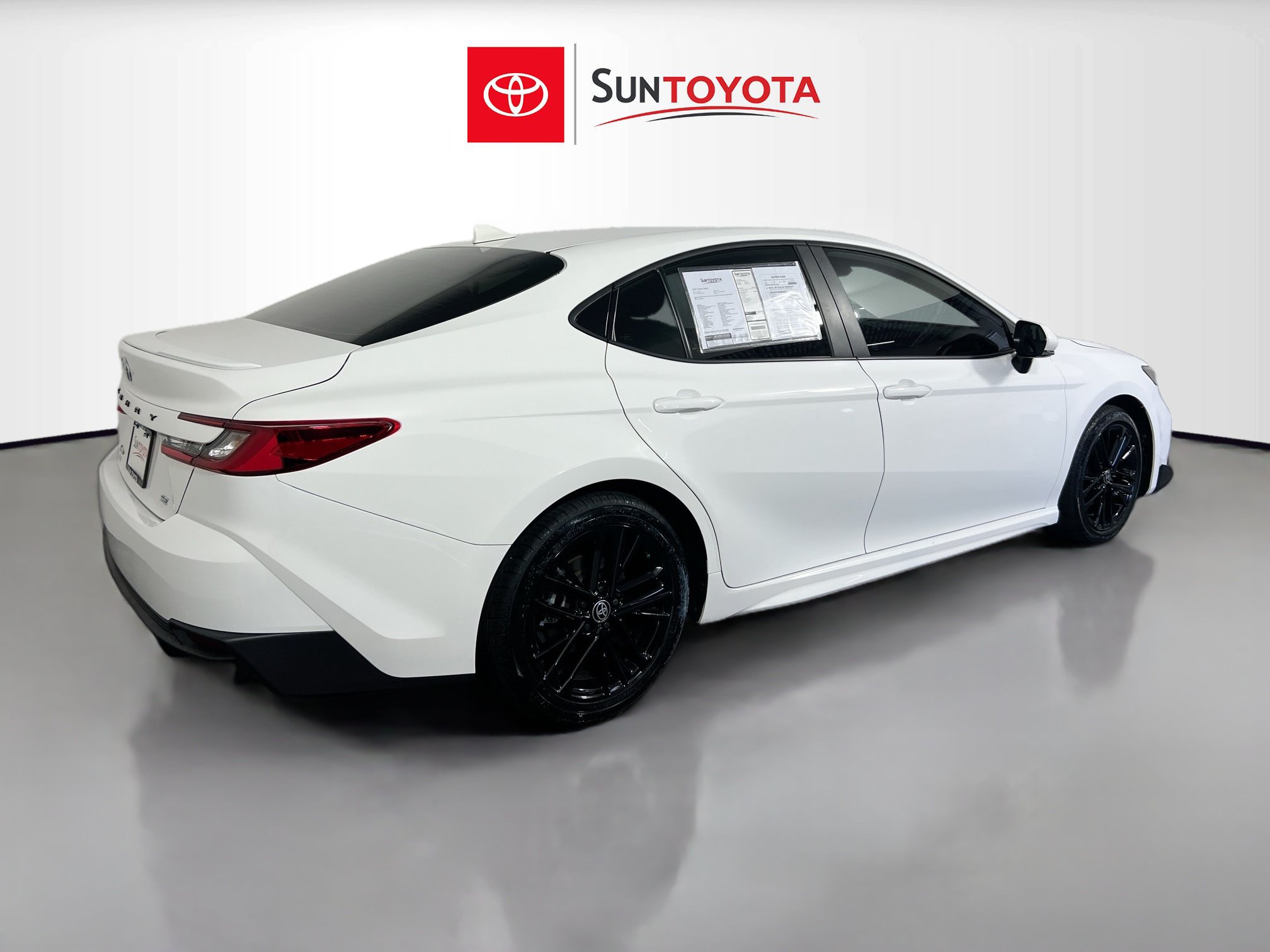 Used 2025 Toyota Camry SE FWD image 4