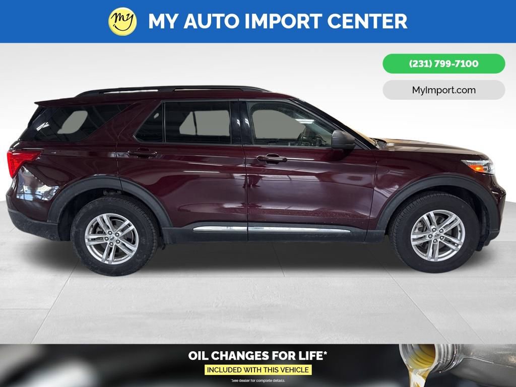 Used 2022 Ford Explorer XLT w/ Equipment Group 202A image 8