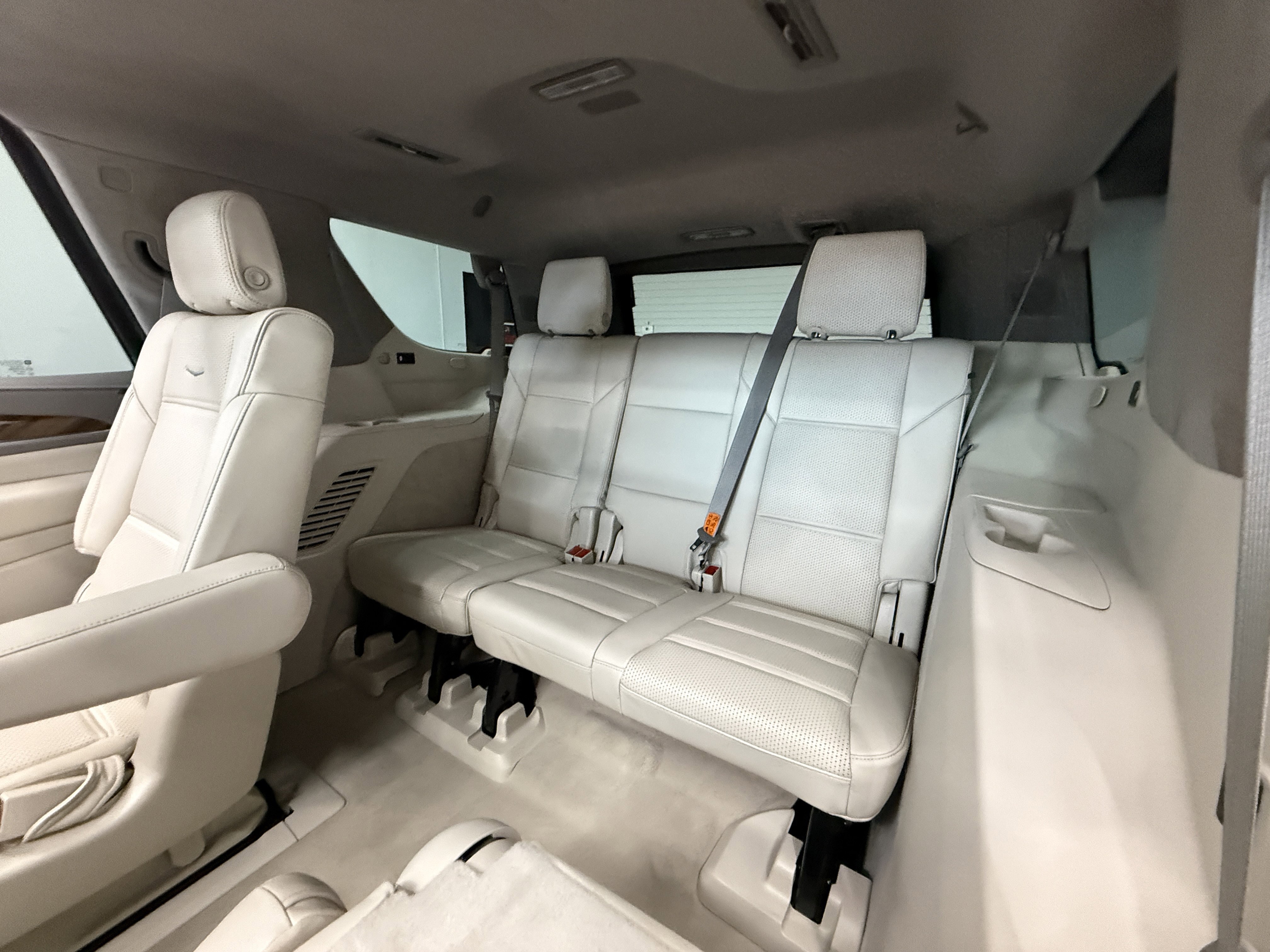 Used 2023 Cadillac Escalade Premium Luxury Platinum AWD/4WD image 25