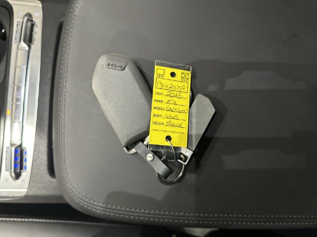 Used 2025 Kia Carnival SX Prestige FWD image 33