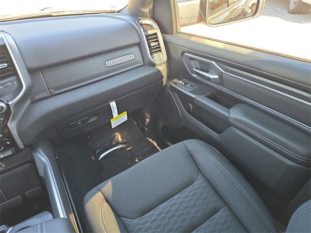 New 2026 RAM 1500 4x4 Crew Cab image 11