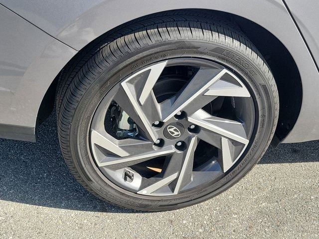 Certified 2025 Hyundai Elantra SEL image 23