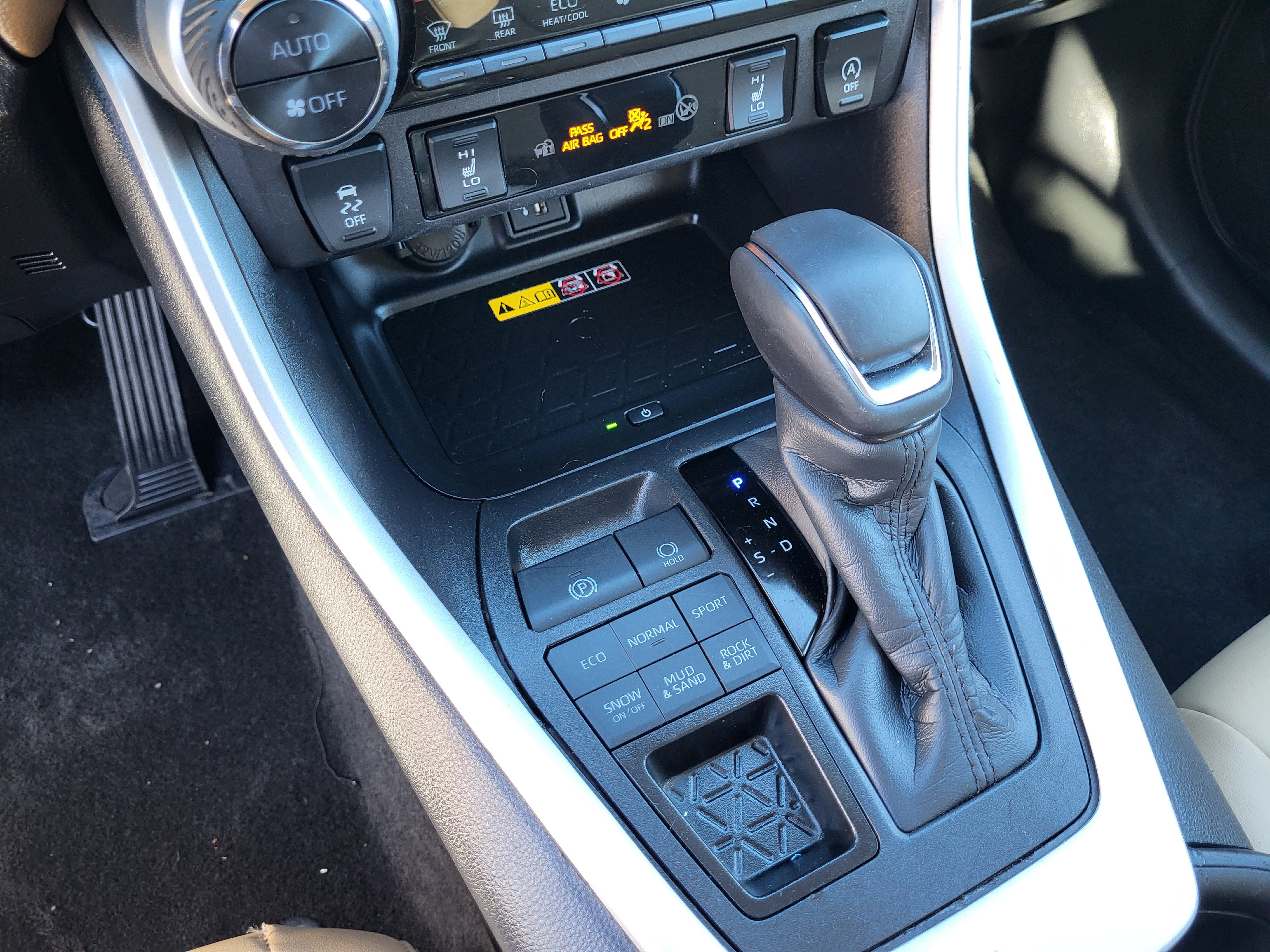 Used 2025 Toyota RAV4 XLE Premium w/ Weather Package image 14