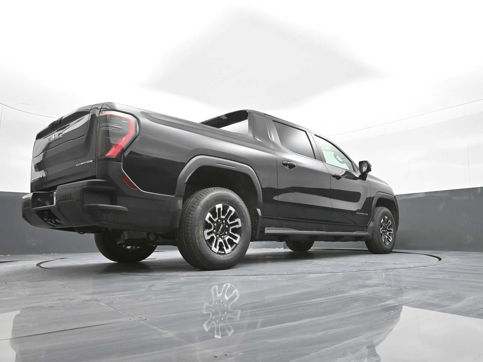 New 2026 GMC Sierra EV Elevation AWD/4WD image 35