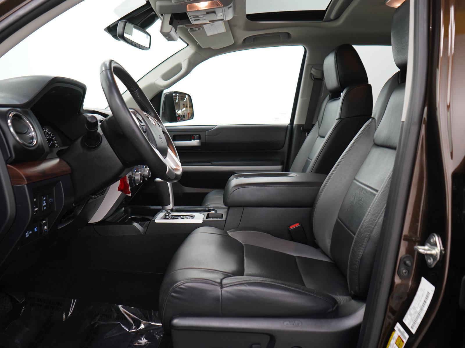 Used 2018 Toyota Tundra Limited w/ Limited Premium Package AWD/4WD image 24