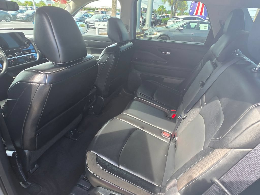 Certified 2022 Nissan Pathfinder SL w/ SL Black Package FWD image 13