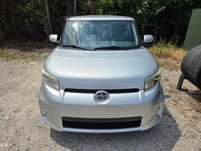 Used 2015 Scion xB FWD image 2